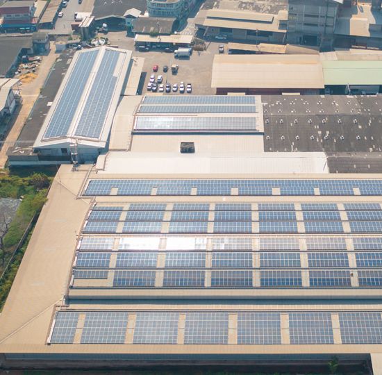Comment installer des panneaux solaires sur le toit de sa maison ?