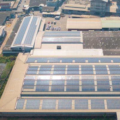 Comment installer des panneaux solaires sur le toit de sa maison ?