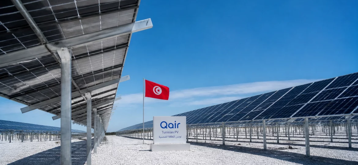 Étude technique : l'importance du sol (gravier, sable, béton) pour les modules solaires bifaciaux