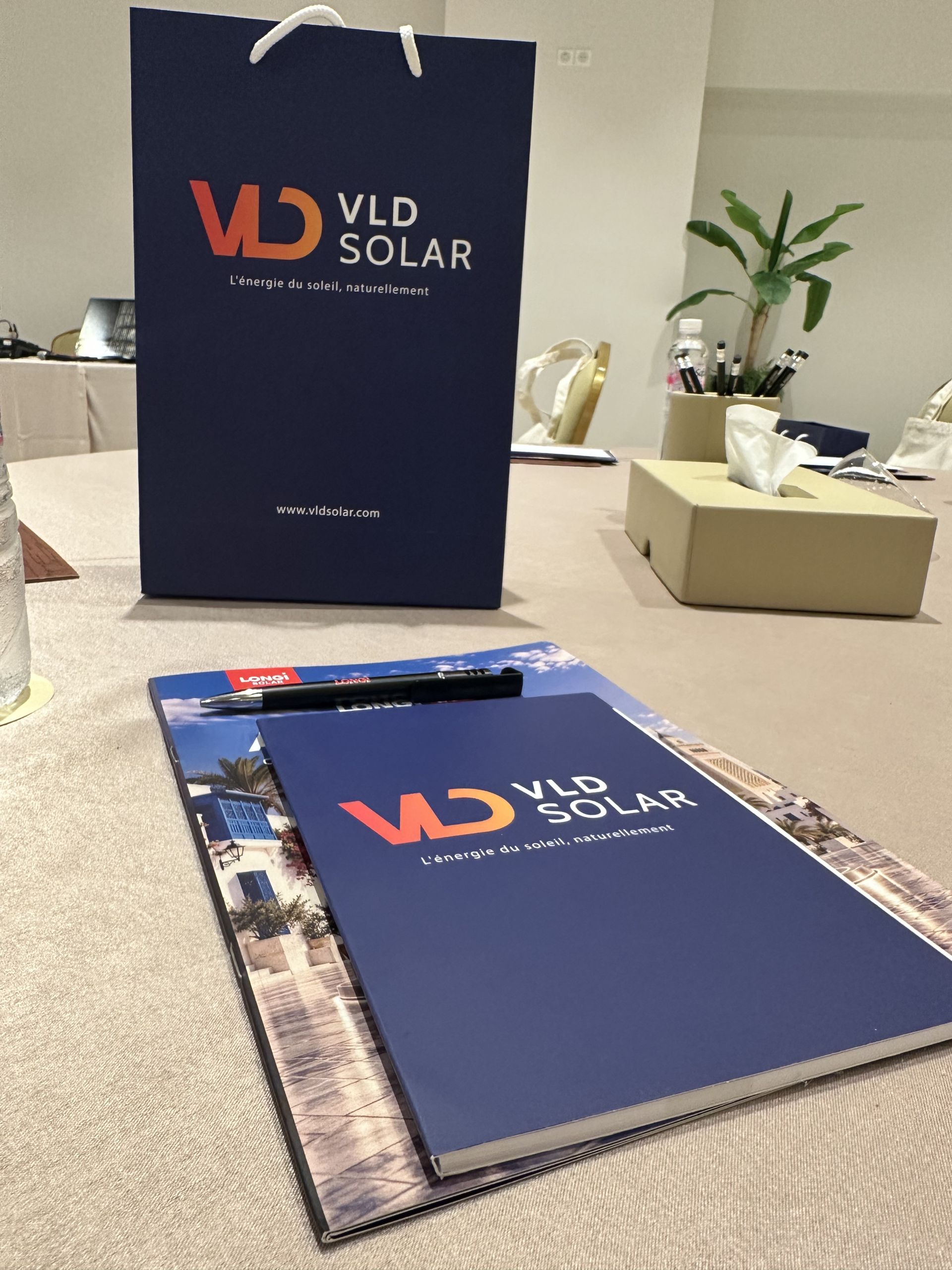 Documents VLD SOLAR remis aux participants de l’événement.